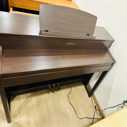 Piano điện Yamaha CVP-605